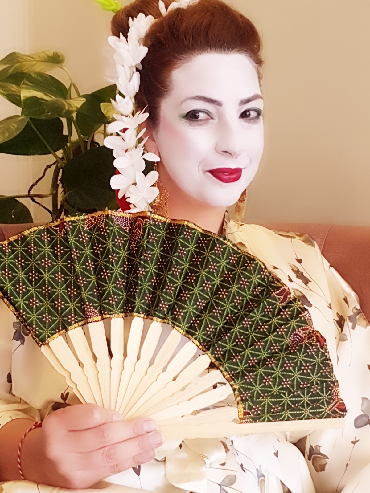 LEYLA İNANIR GÜZELLİK AKADEMİSİ