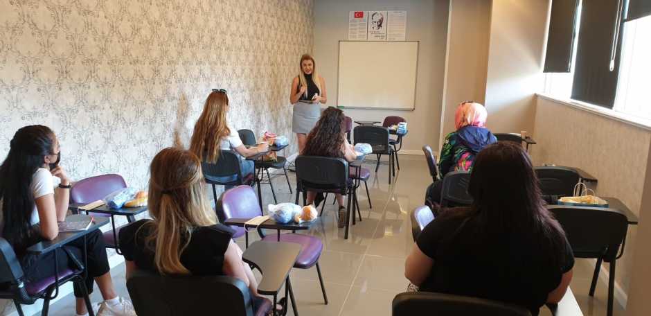 İZMİR GÜZELLİK AKADEMİSİ