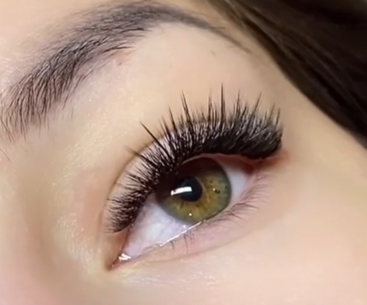 LEYLA İNANIR GÜZELLİK AKADEMİSİ