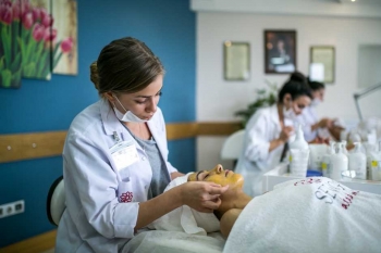 Konak Etiler Estetisyenlik Kursu Sevgi Akademi