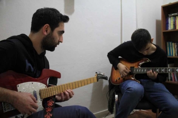 Konak Kilicreis Elektro Gitar Kursu Punta Sanat