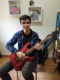 Izmir Elektro Gitar Kurslari Ve Fiyatlari Yorumlar Indirimler